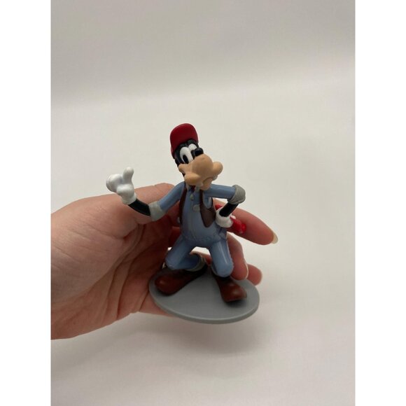 Disney Goofy Mechanic Figurine: Gas Station Playset Character for Kids' - Picture 6 of 7